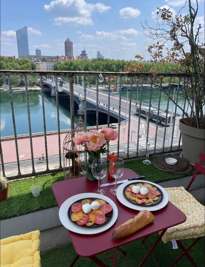 Coeur De Lyon Avec Terrasse Et Jacuzzi Apartment Bagian luar foto